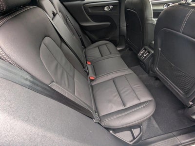 2023 Volvo XC40 B5 AWD Plus Dark Theme