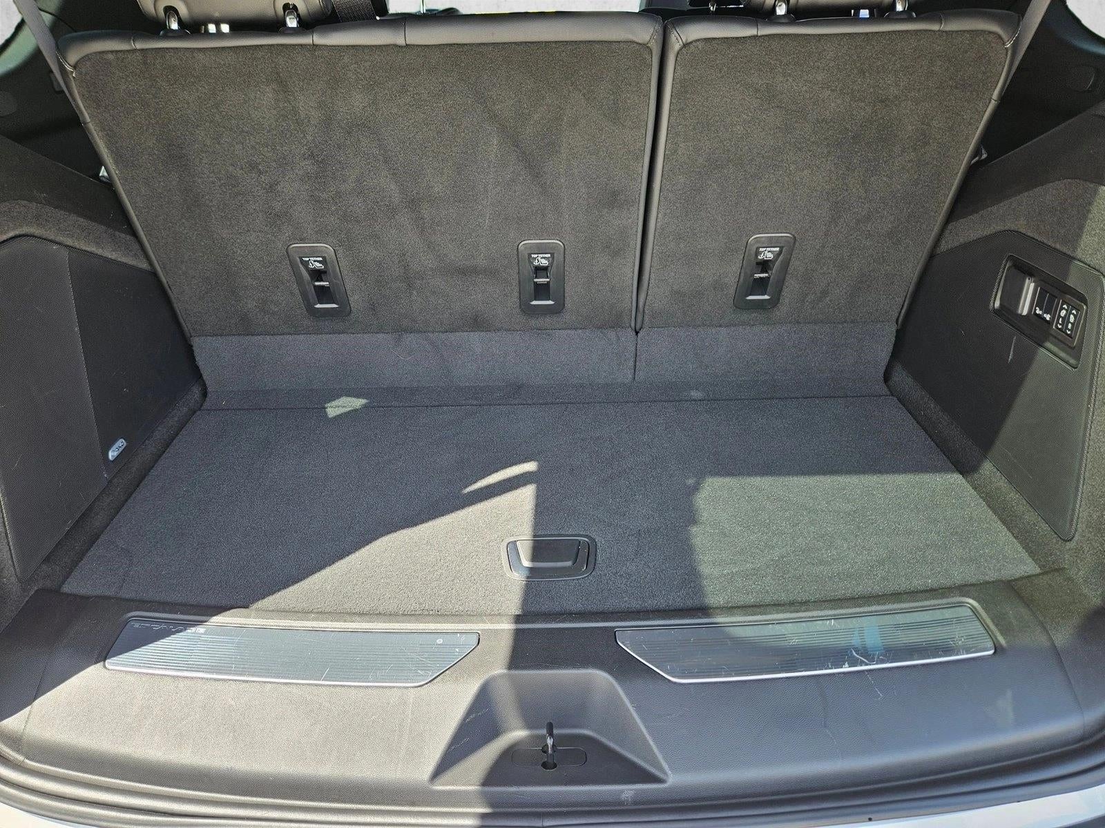 2024 Cadillac Escalade 4WD Luxury