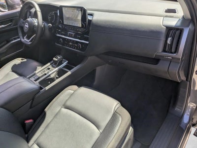2025 Nissan Pathfinder SL 2WD