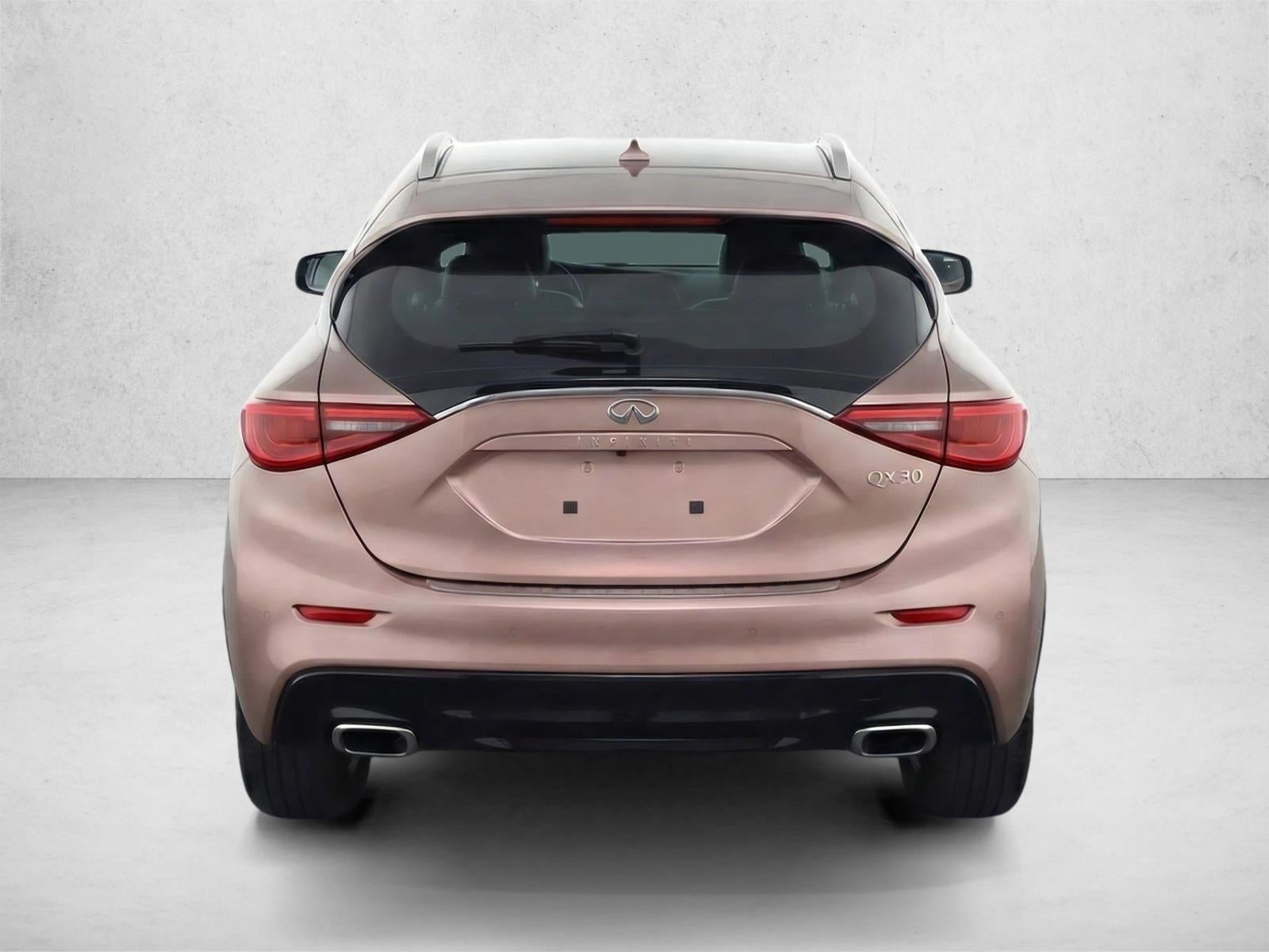 2017 INFINITI QX30 Premium FWD