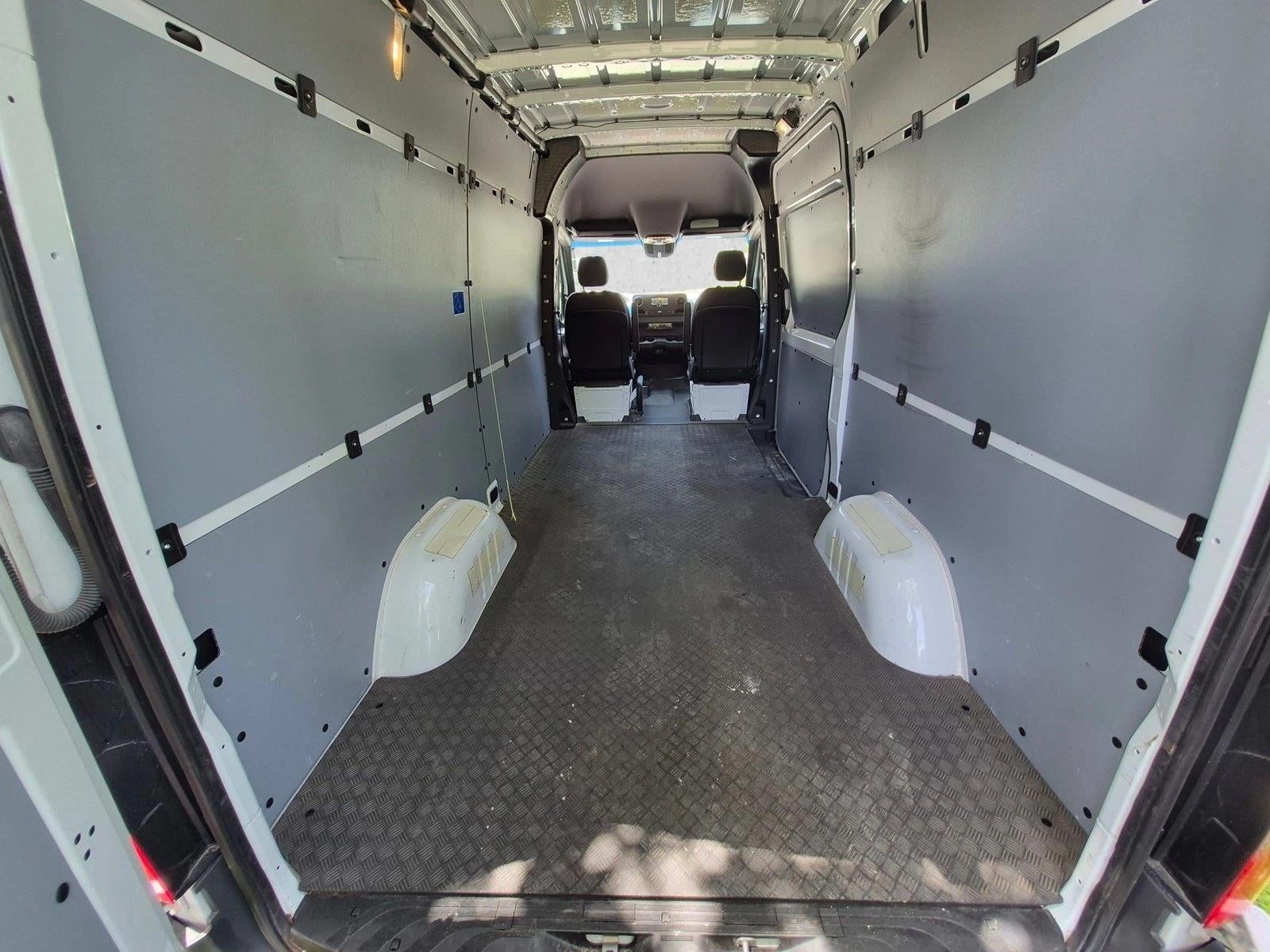 2022 Mercedes-Benz Sprinter Cargo Van 2500 Standard Roof V6 144" 4WD