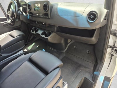 2022 Mercedes-Benz Sprinter Cargo Van 2500 Standard Roof V6 144" 4WD
