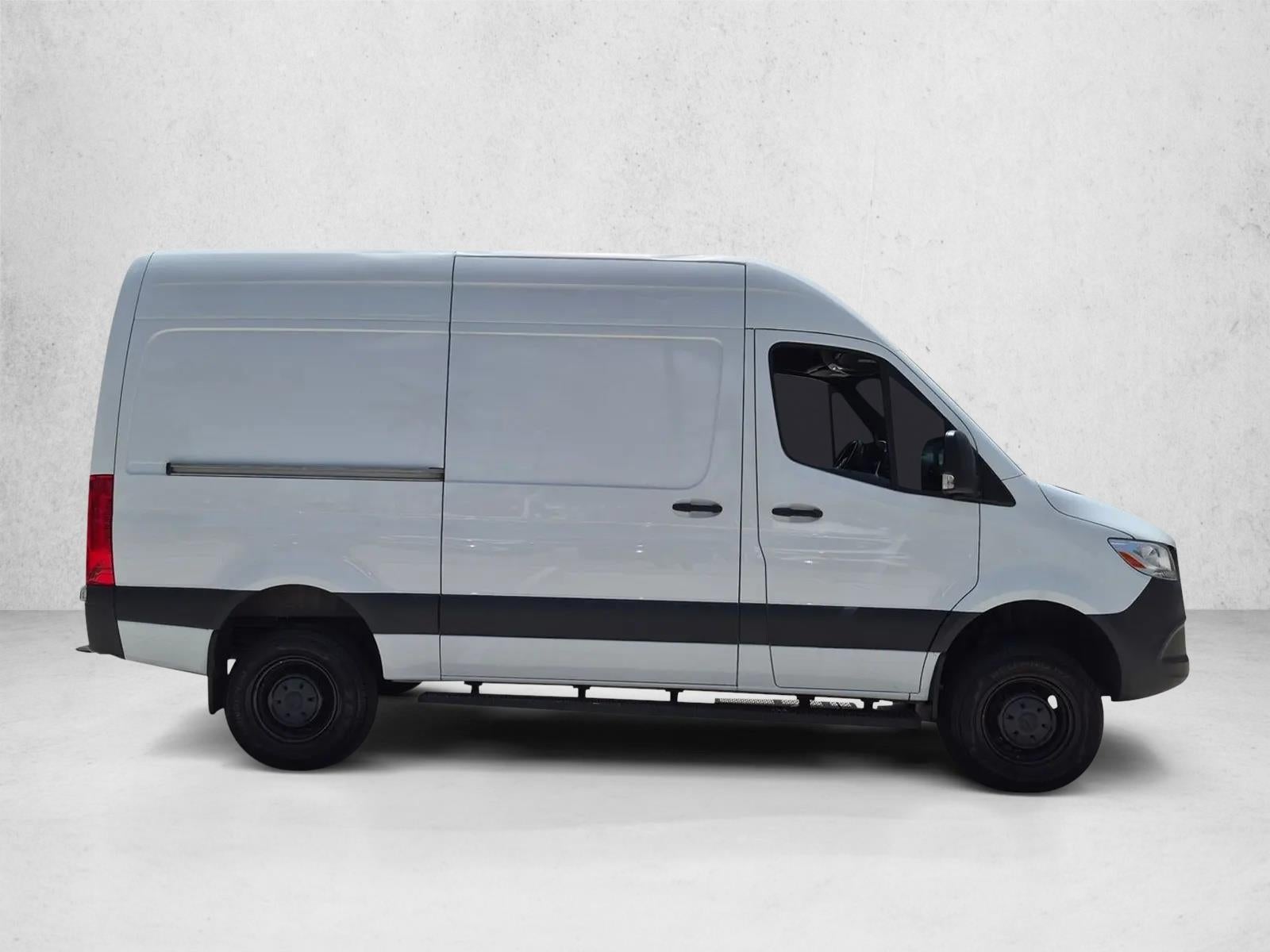2022 Mercedes-Benz Sprinter Cargo Van 2500 Standard Roof V6 144" 4WD