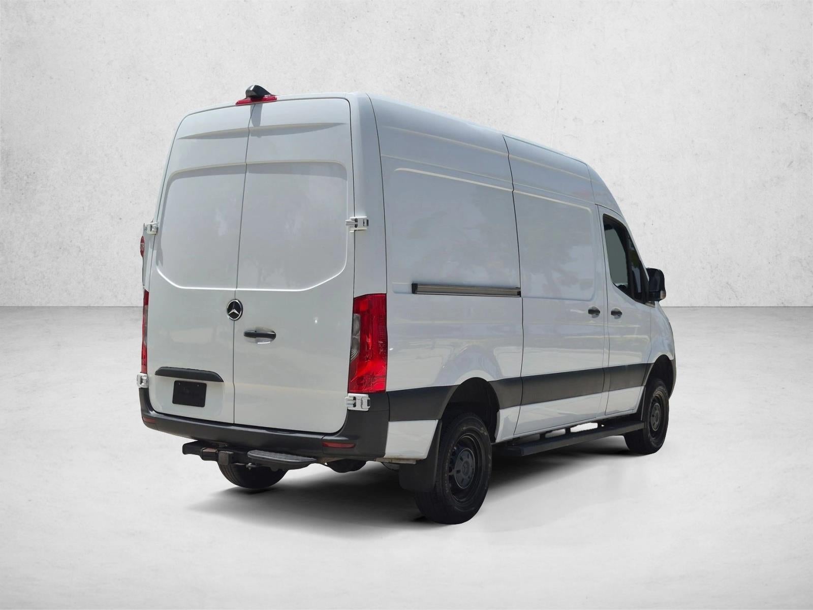 2022 Mercedes-Benz Sprinter Cargo Van 2500 Standard Roof V6 144" 4WD