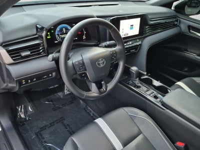 2025 Toyota Camry SE (Natl)