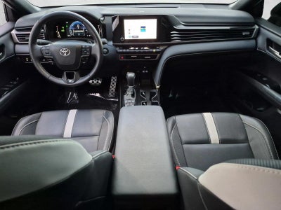 2025 Toyota Camry SE (Natl)