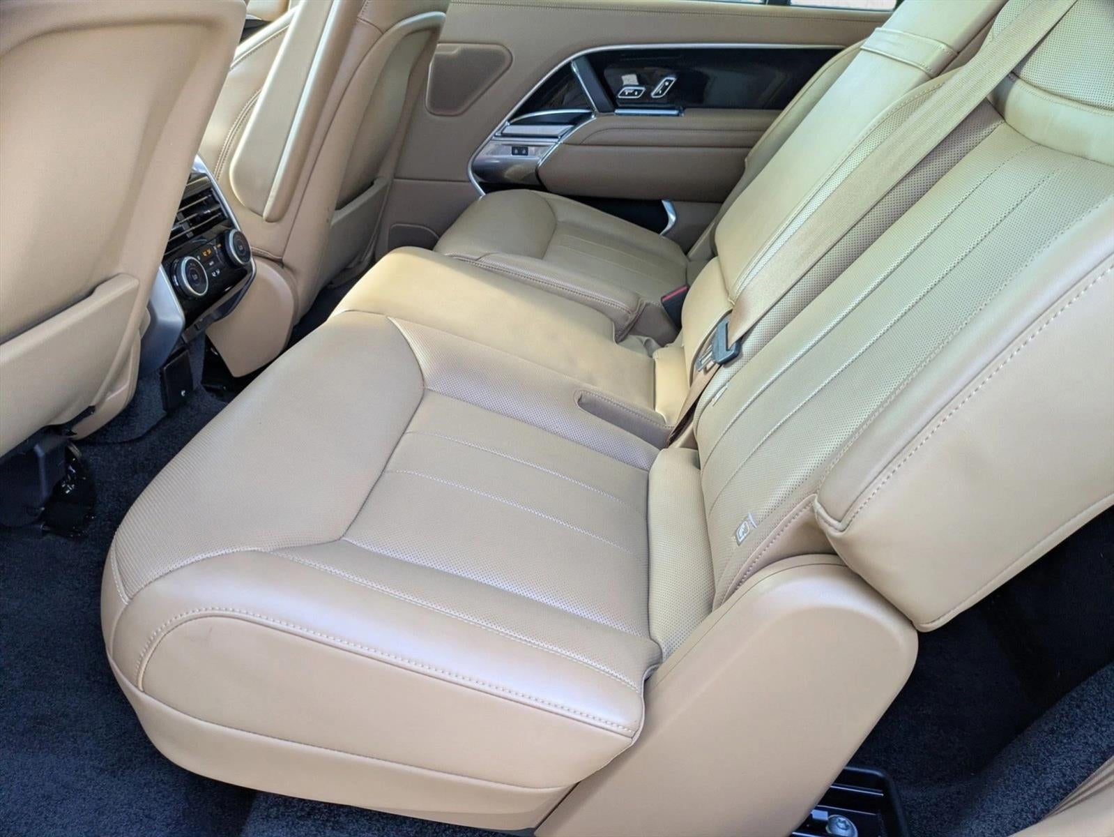 2025 Land Rover Range Rover P530 SE LWB 7 Seat