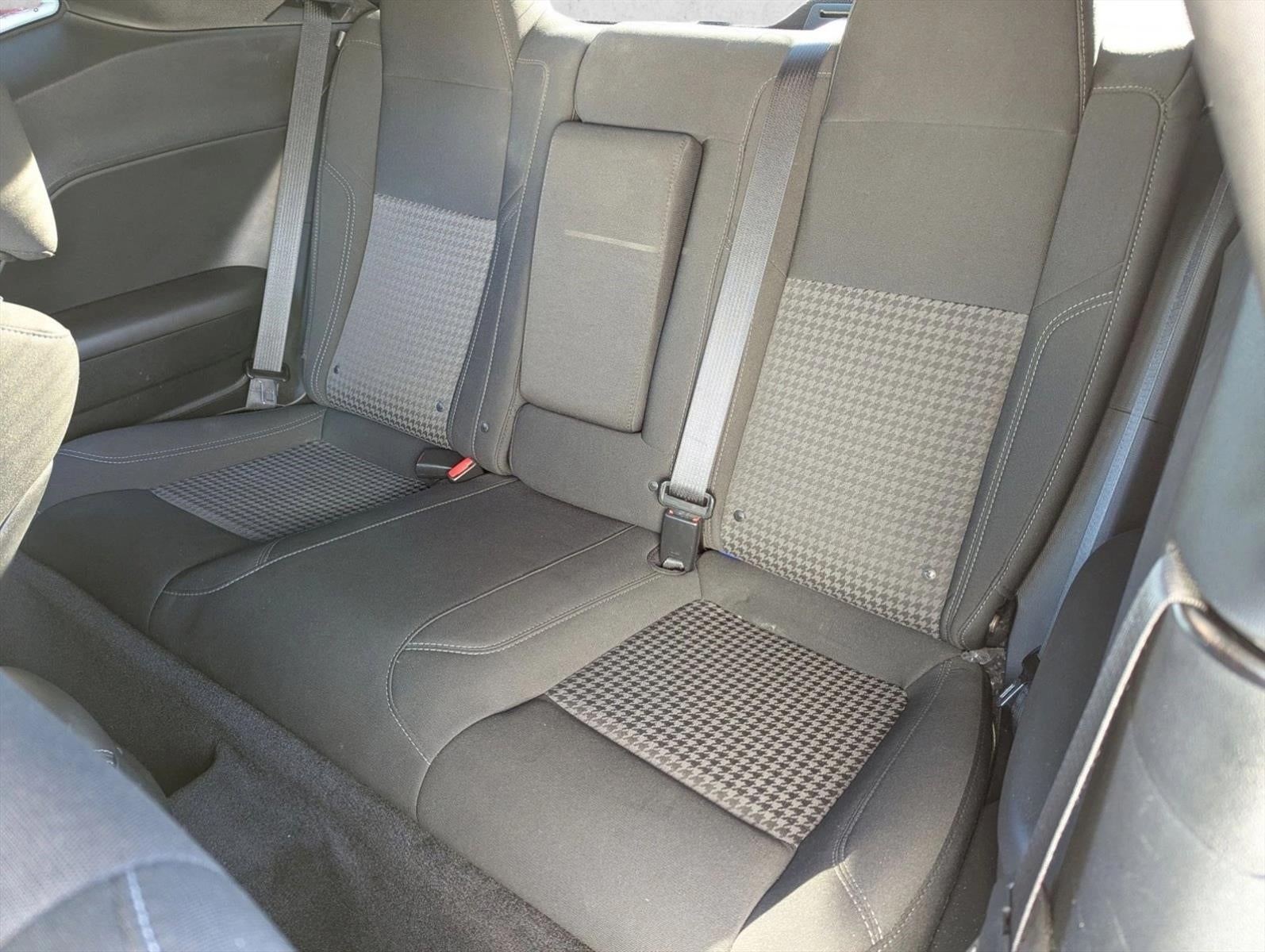 2018 Dodge Challenger SXT RWD