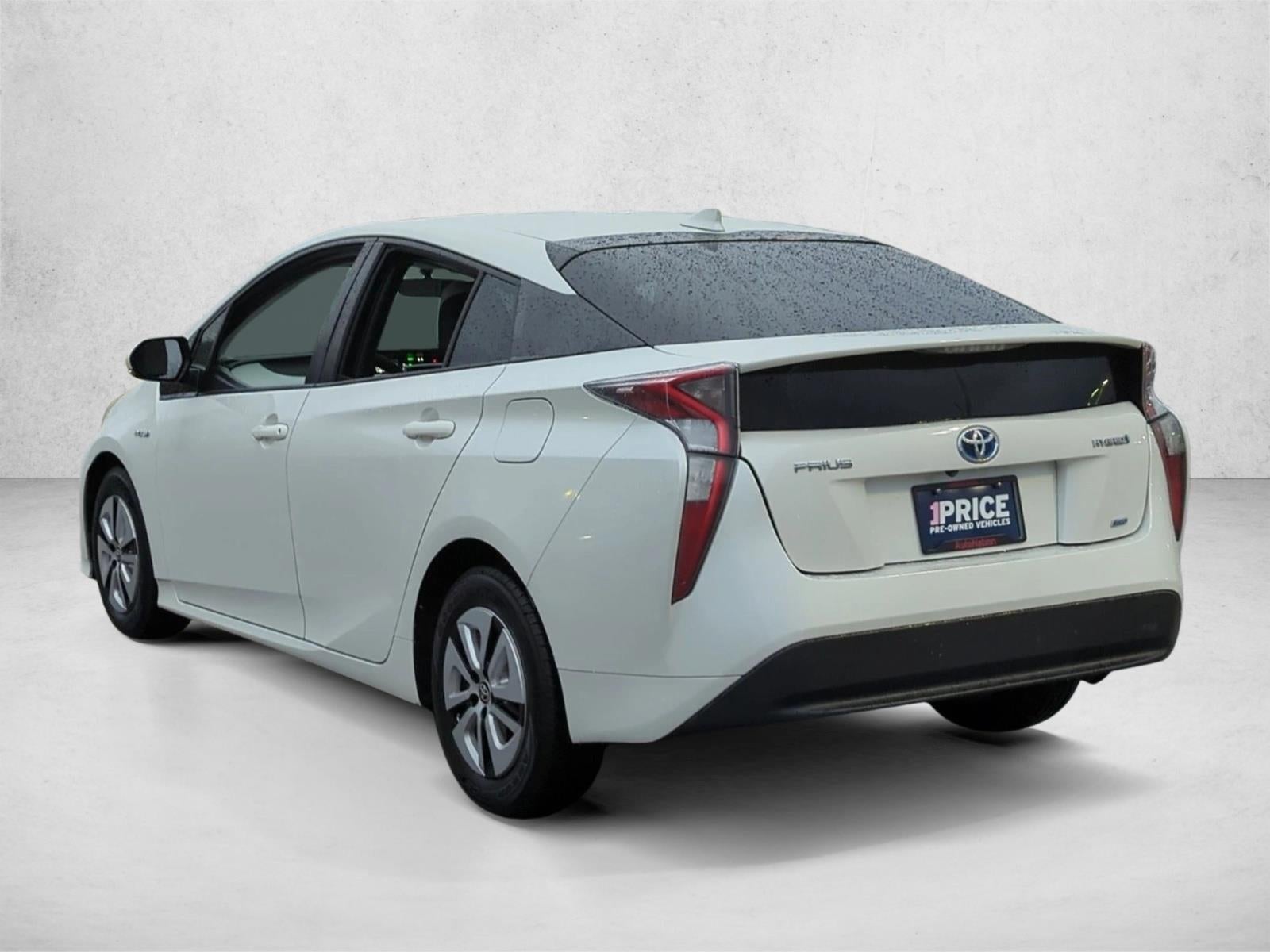 2016 Toyota Prius 5dr HB Two Eco (Natl)
