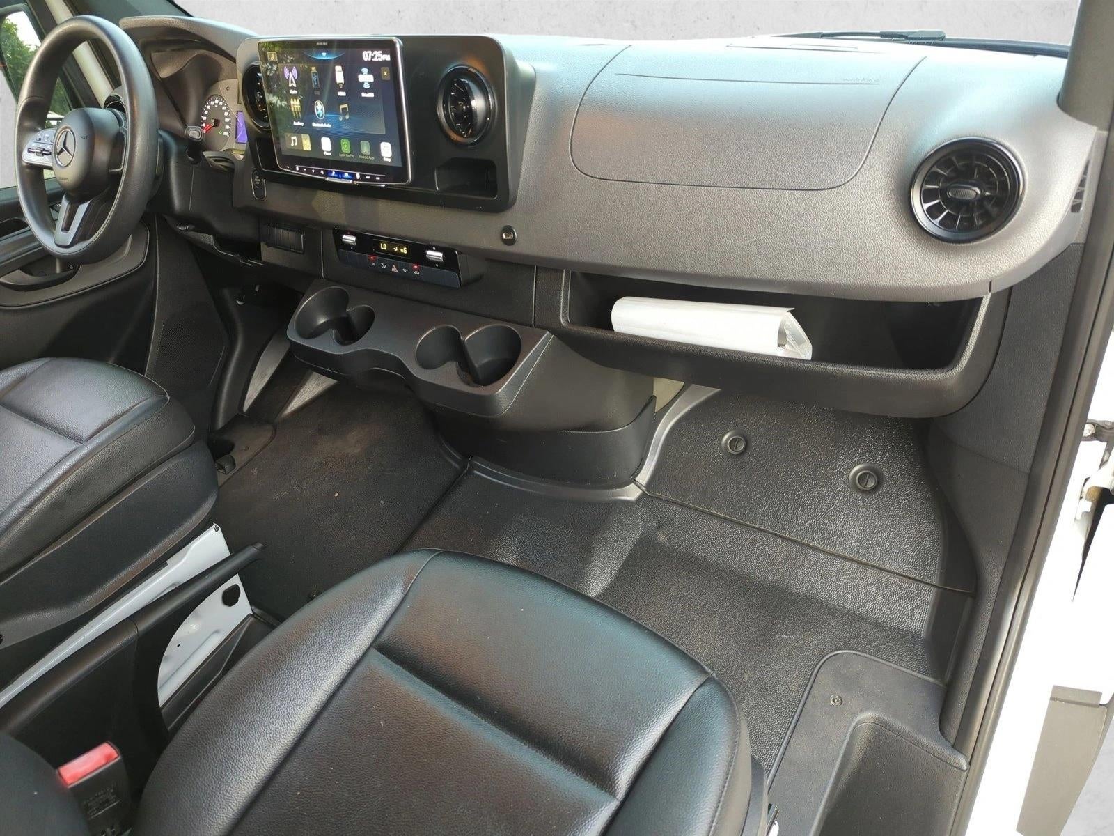 2022 Mercedes-Benz Sprinter Cargo Van 2500 Standard Roof I4 144" RWD