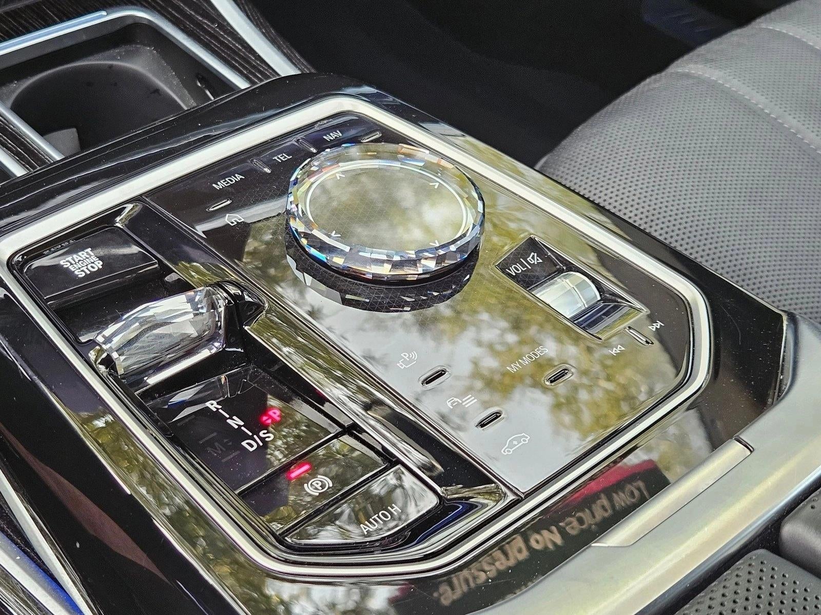 2025 BMW 740i xDrive Sedan