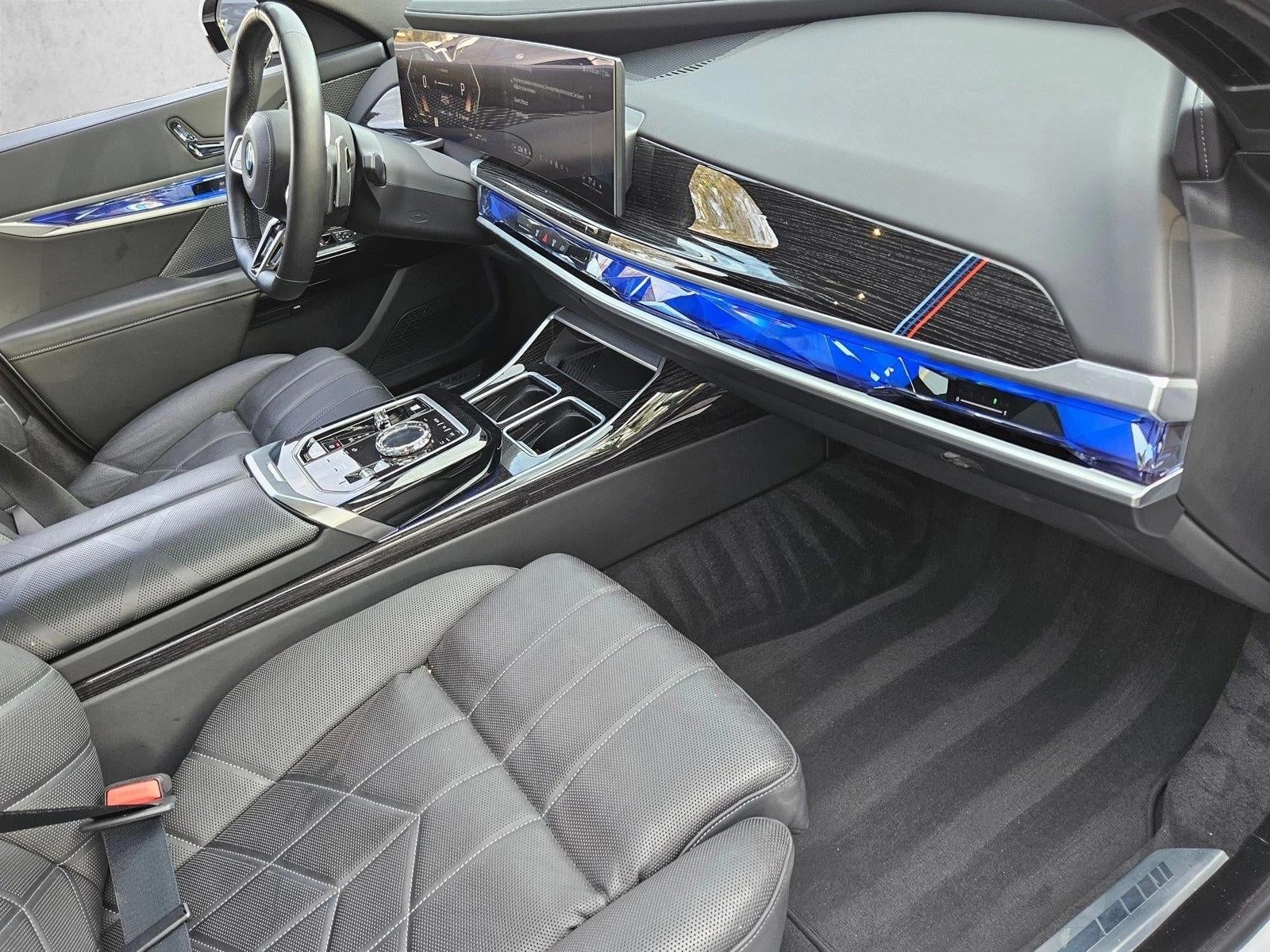 2025 BMW 740i xDrive Sedan