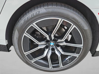 2025 BMW 740i xDrive Sedan