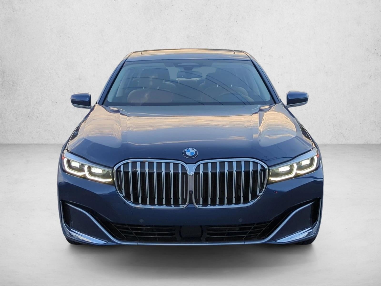 2022 BMW 740i Sedan