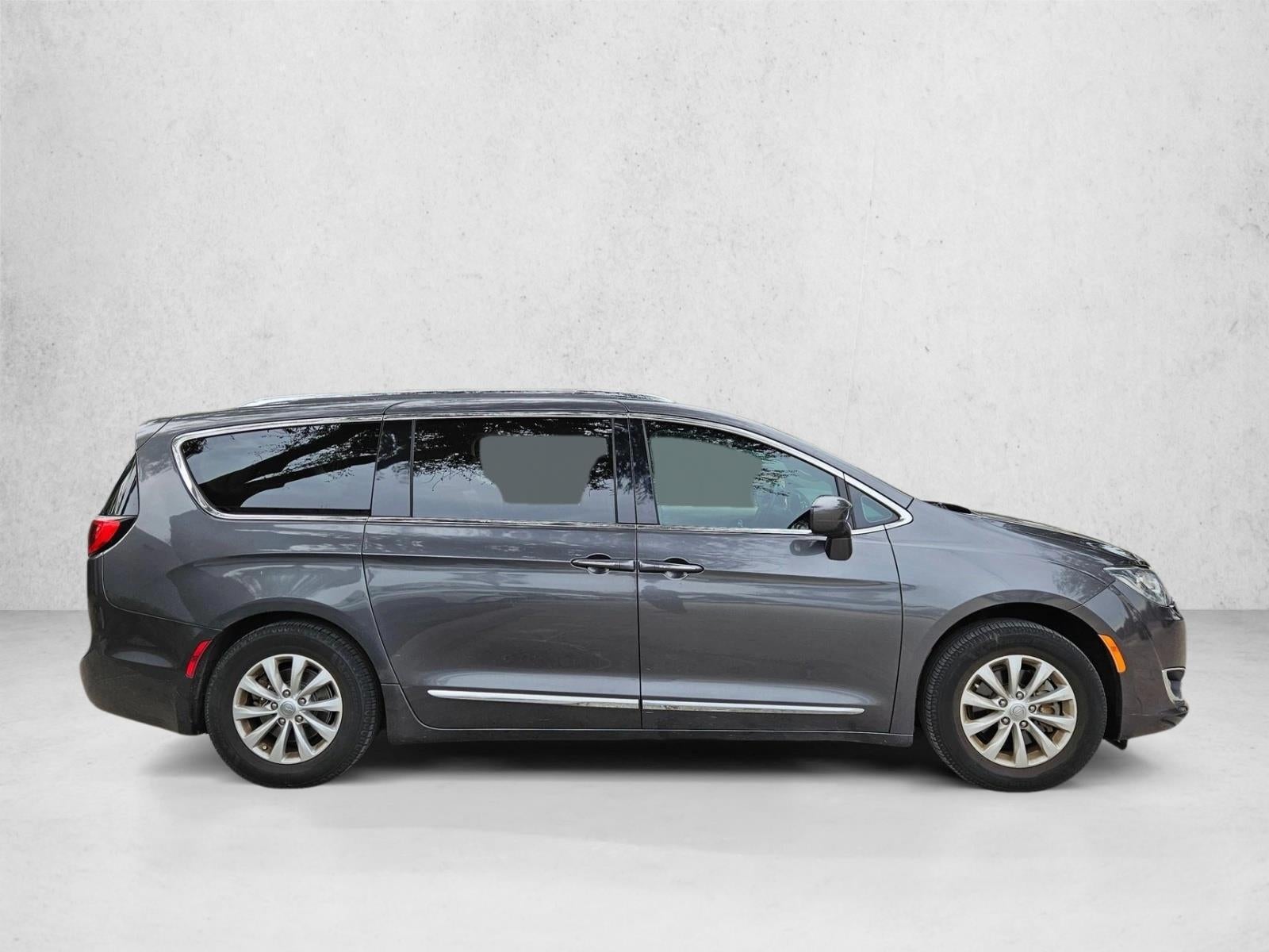 2018 Chrysler Pacifica Touring L FWD