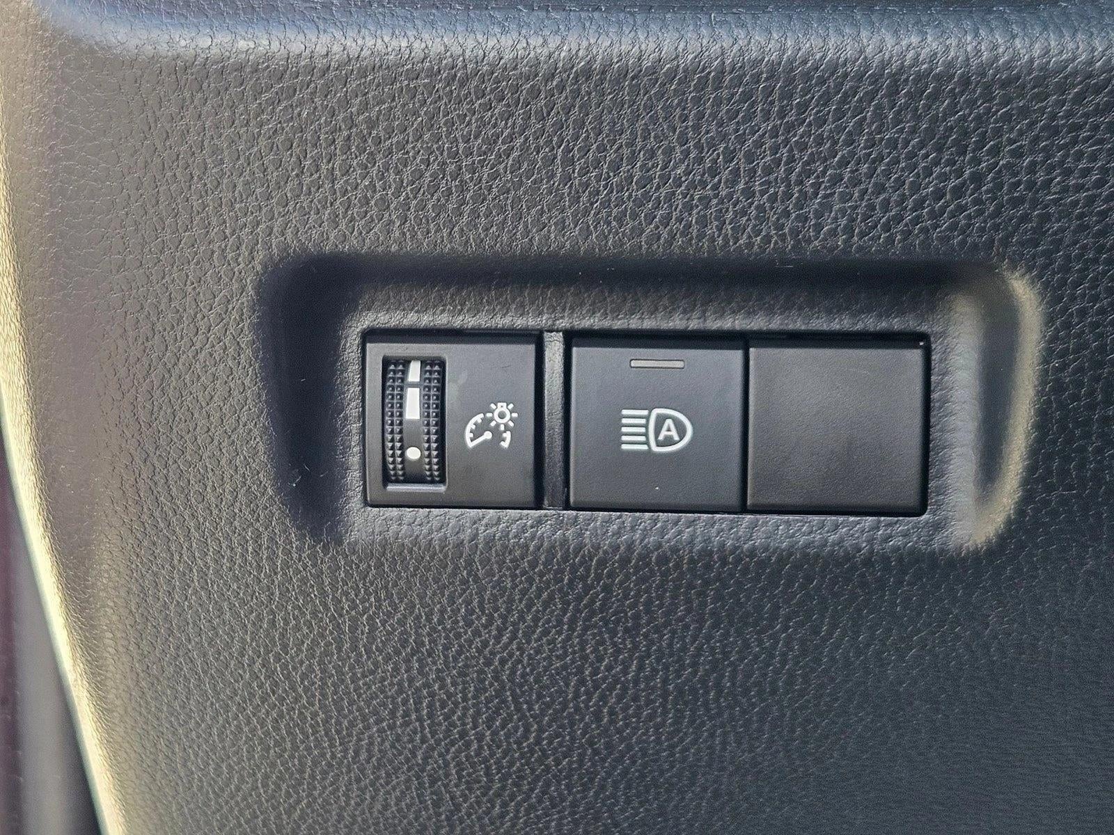 2019 Toyota RAV4 LE FWD (GS)