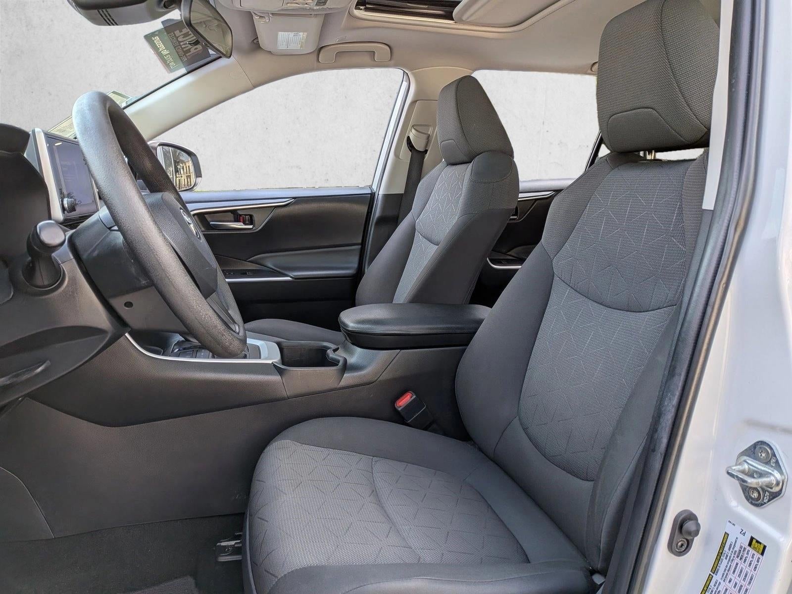 2023 Toyota RAV4 XLE FWD (GS)