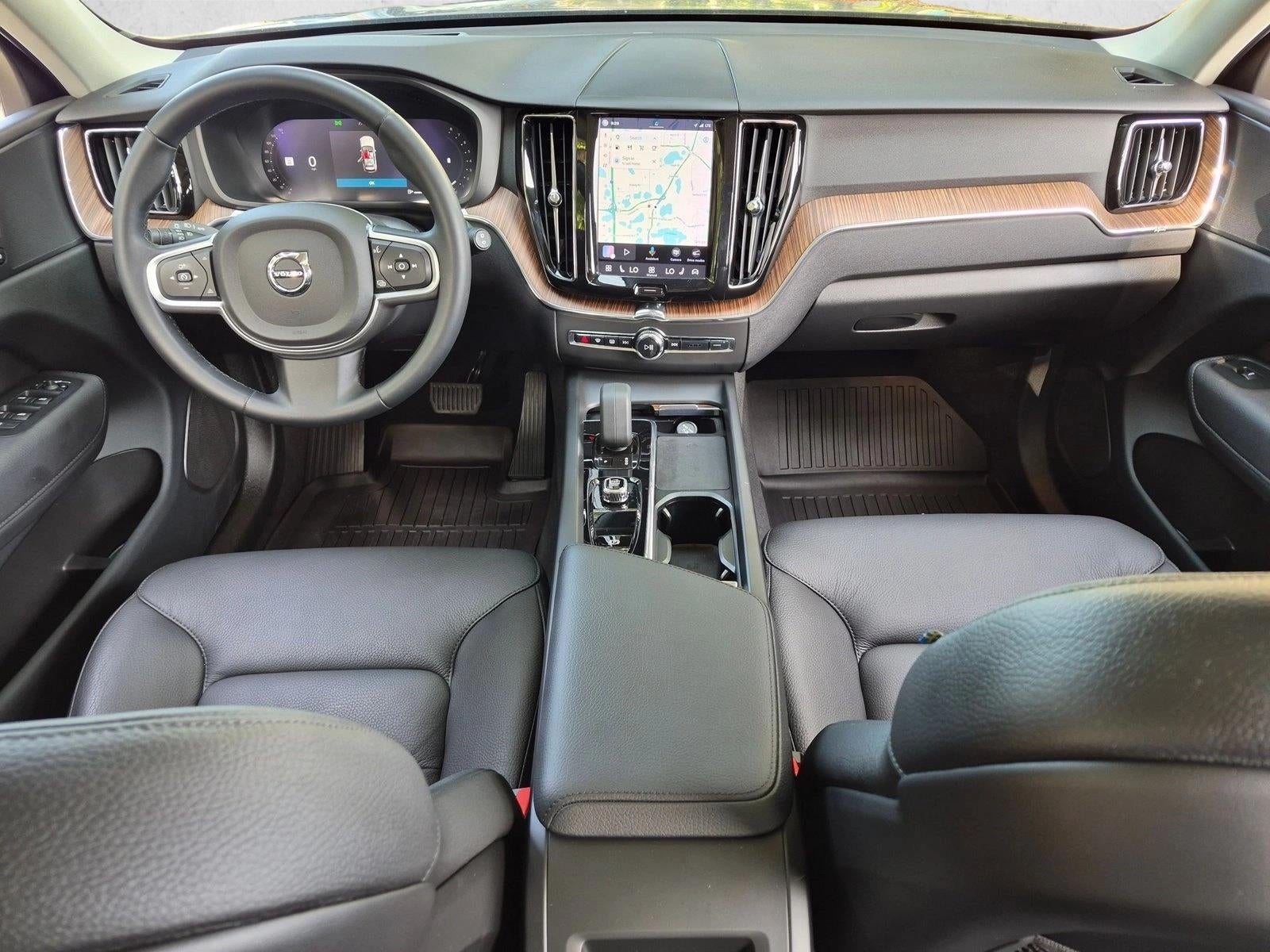 2022 Volvo XC60 B5 FWD Momentum