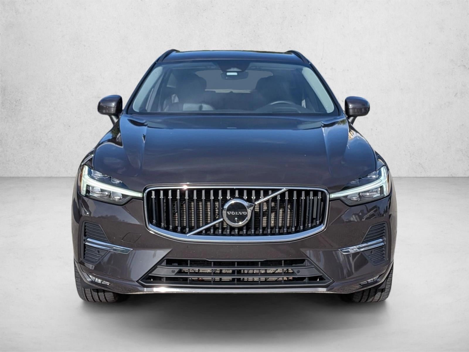 2022 Volvo XC60 B5 FWD Momentum