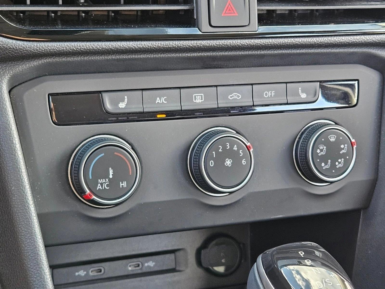 2022 Volkswagen Taos SE FWD
