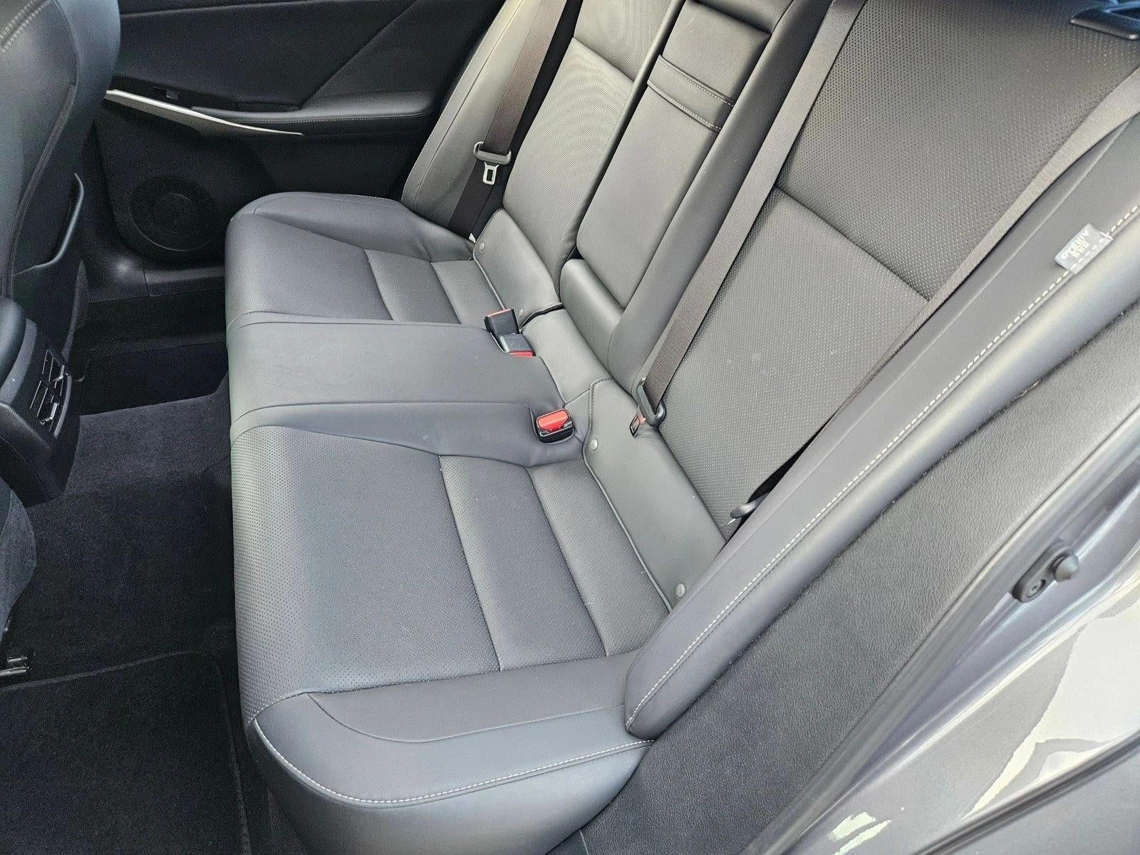 2019 Lexus IS 300 RWD