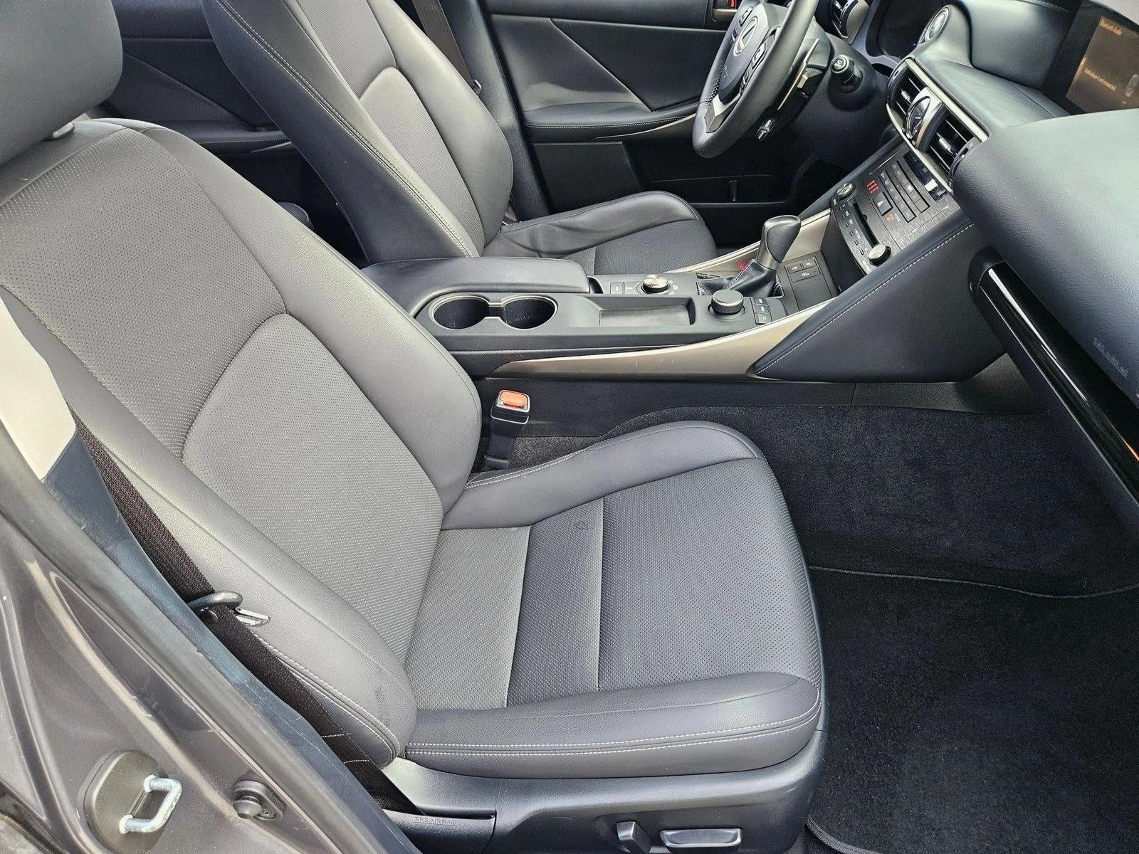 2019 Lexus IS 300 RWD