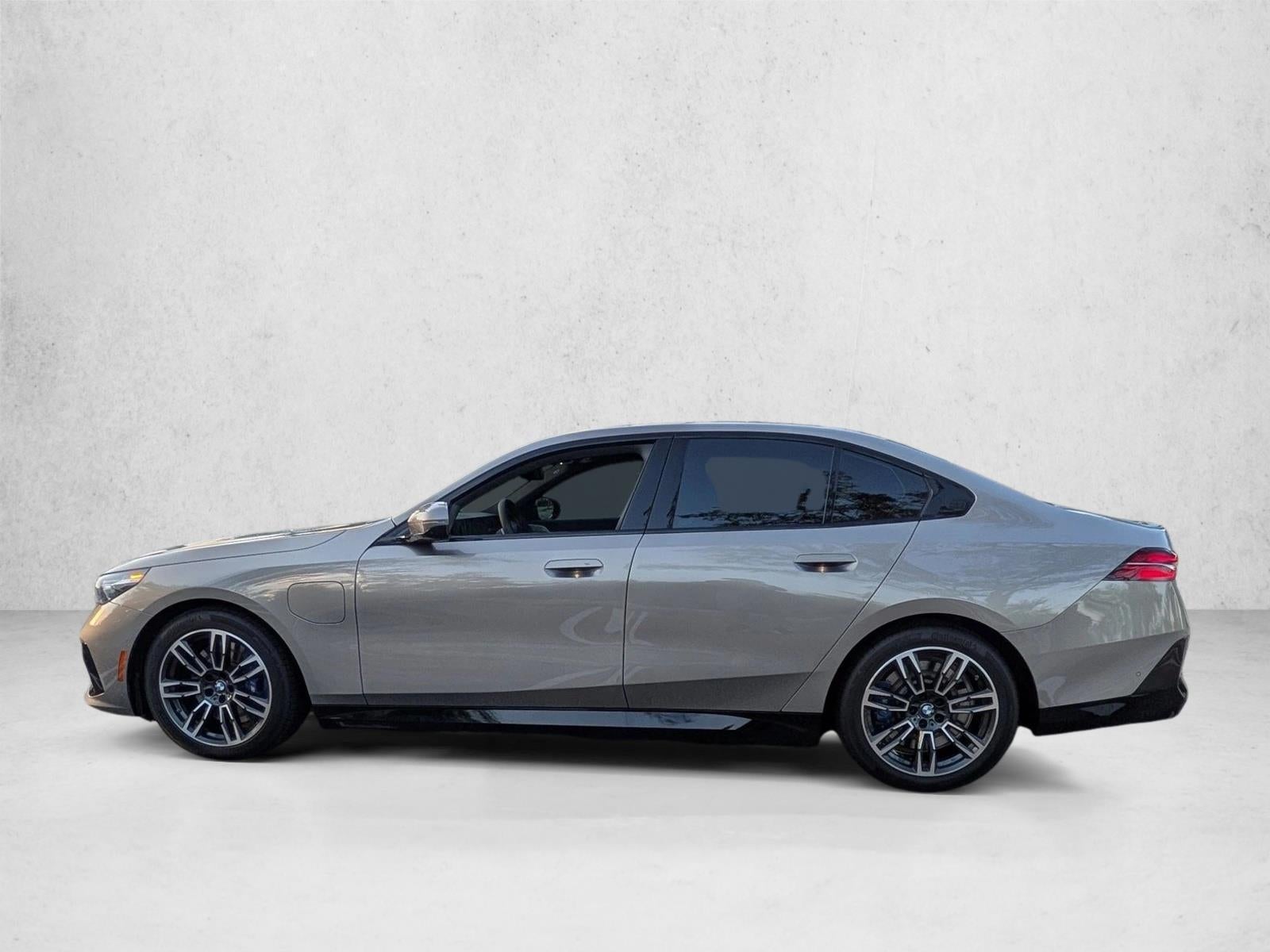 2026 BMW 550e xDrive Sedan