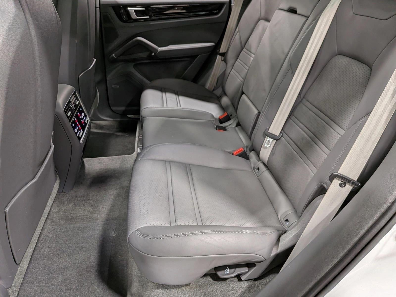 2023 Porsche Cayenne Platinum Edition E-Hybrid AWD