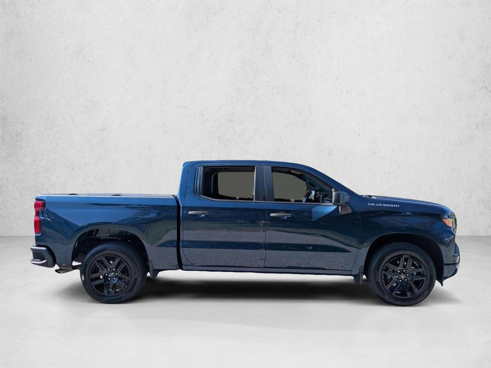 2022 Chevrolet Silverado 1500 Crew Cab Short Box 2-Wheel Drive Custom