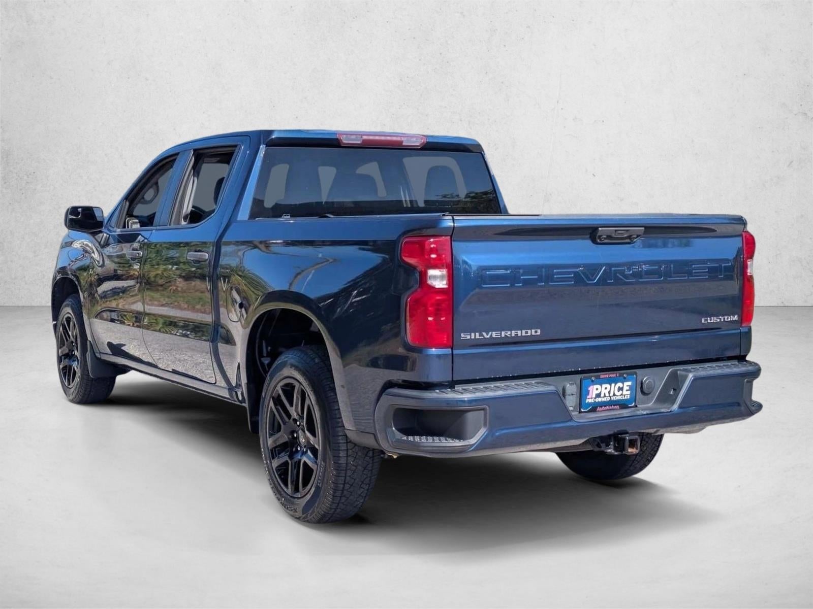 2022 Chevrolet Silverado 1500 Crew Cab Short Box 2-Wheel Drive Custom