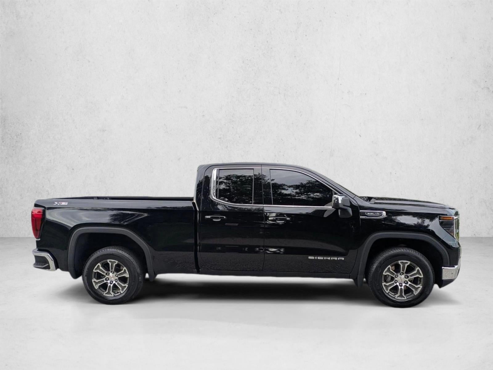 2022 GMC Sierra 1500 Double Cab Standard Box 4-Wheel Drive SLE