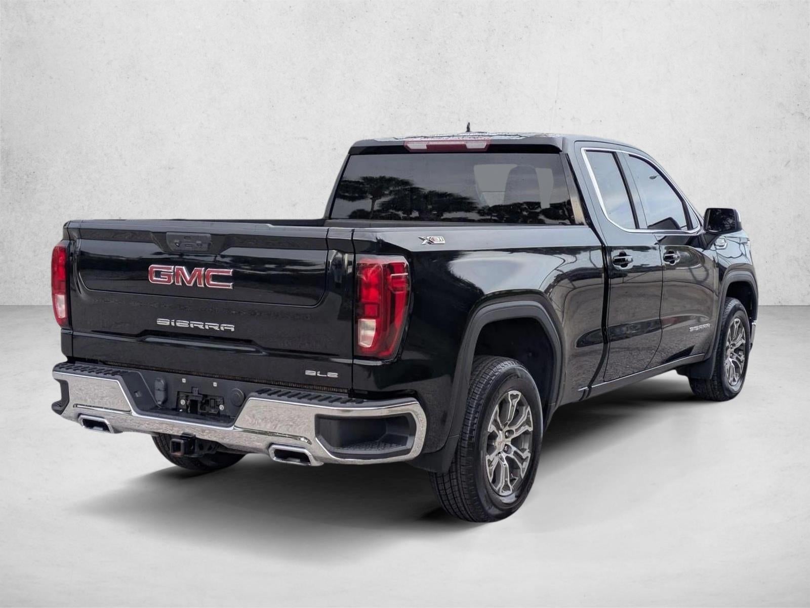 2022 GMC Sierra 1500 Double Cab Standard Box 4-Wheel Drive SLE