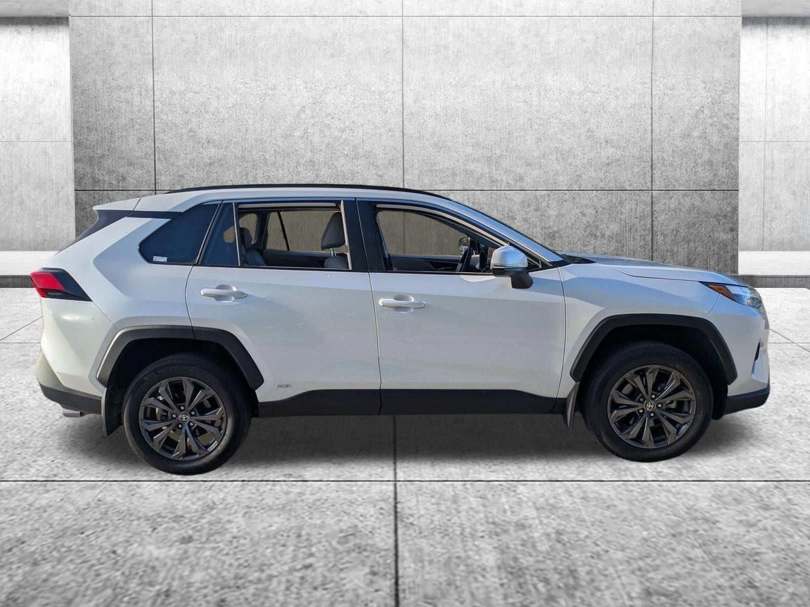 2024 Toyota RAV4 Hybrid XLE Premium AWD (Natl)