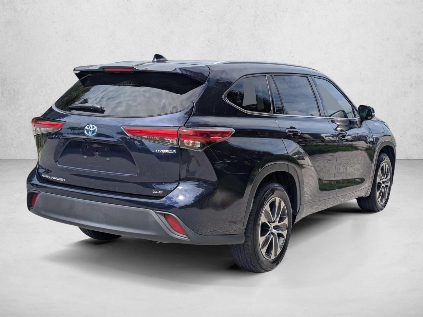 2022 Toyota Highlander Hybrid XLE FWD (Natl)