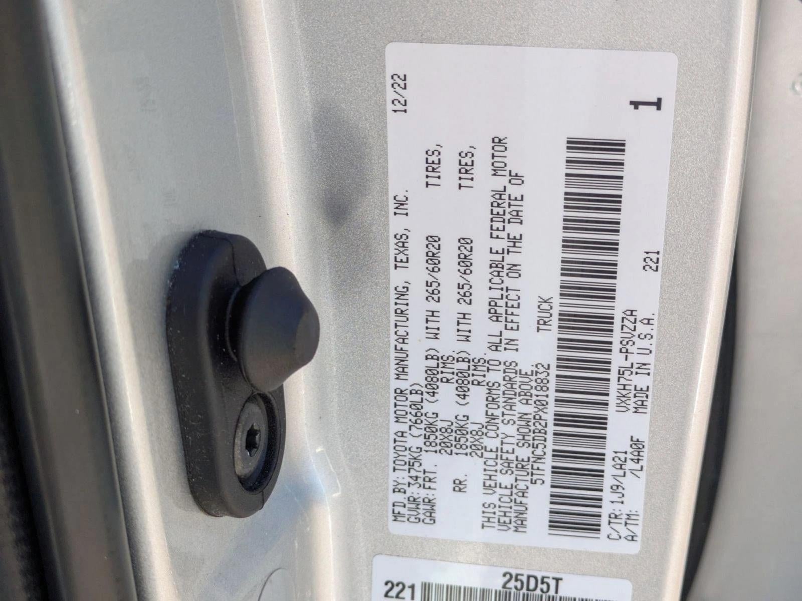 2023 Toyota Tundra 4WD 4WD Platinum Hybrid CrewMax 5.5' Bed (Natl)