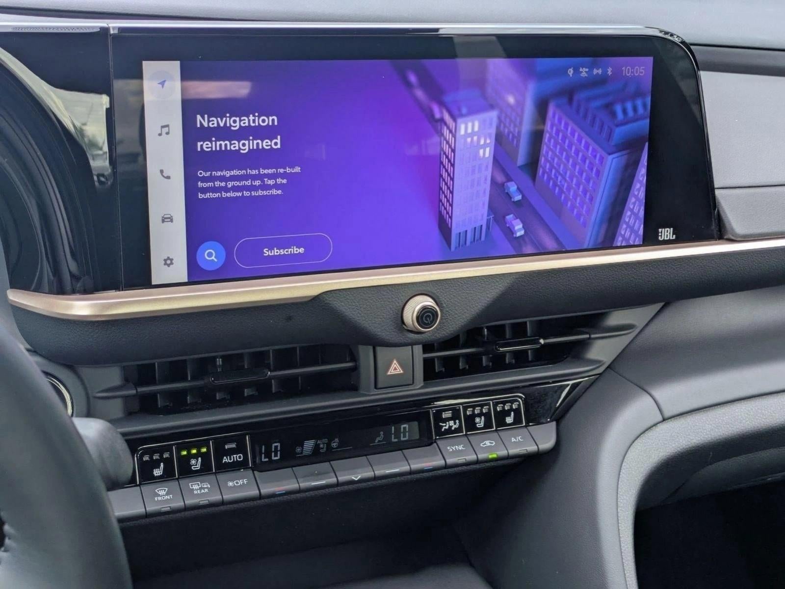 2023 Toyota Crown Limited AWD (Natl)