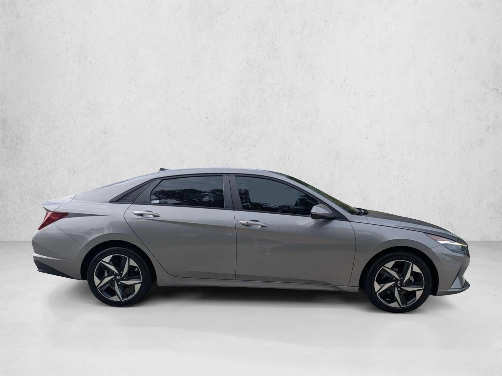 2023 Hyundai ELANTRA SEL IVT