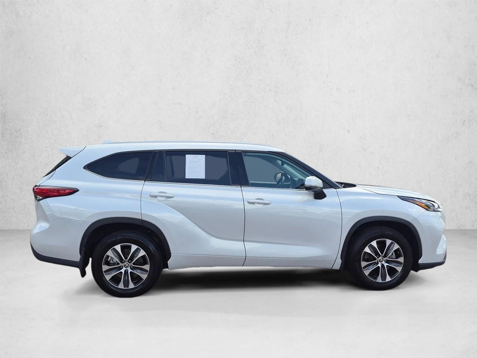 2022 Toyota Highlander XLE AWD (Natl)