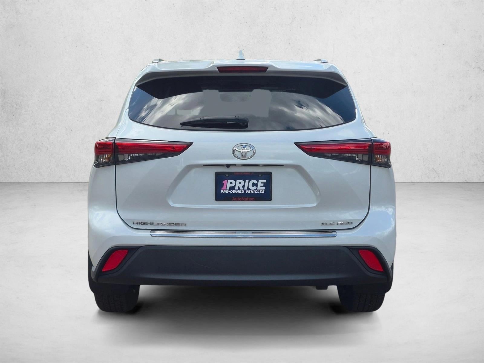 2022 Toyota Highlander XLE AWD (Natl)