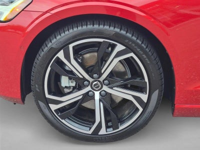 2024 Volvo S60 B5 FWD Plus Dark Theme