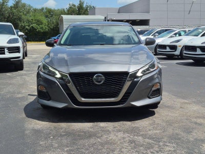 2022 Nissan Altima 2.5 SR Sedan