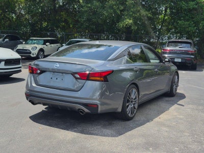 2022 Nissan Altima 2.5 SR Sedan