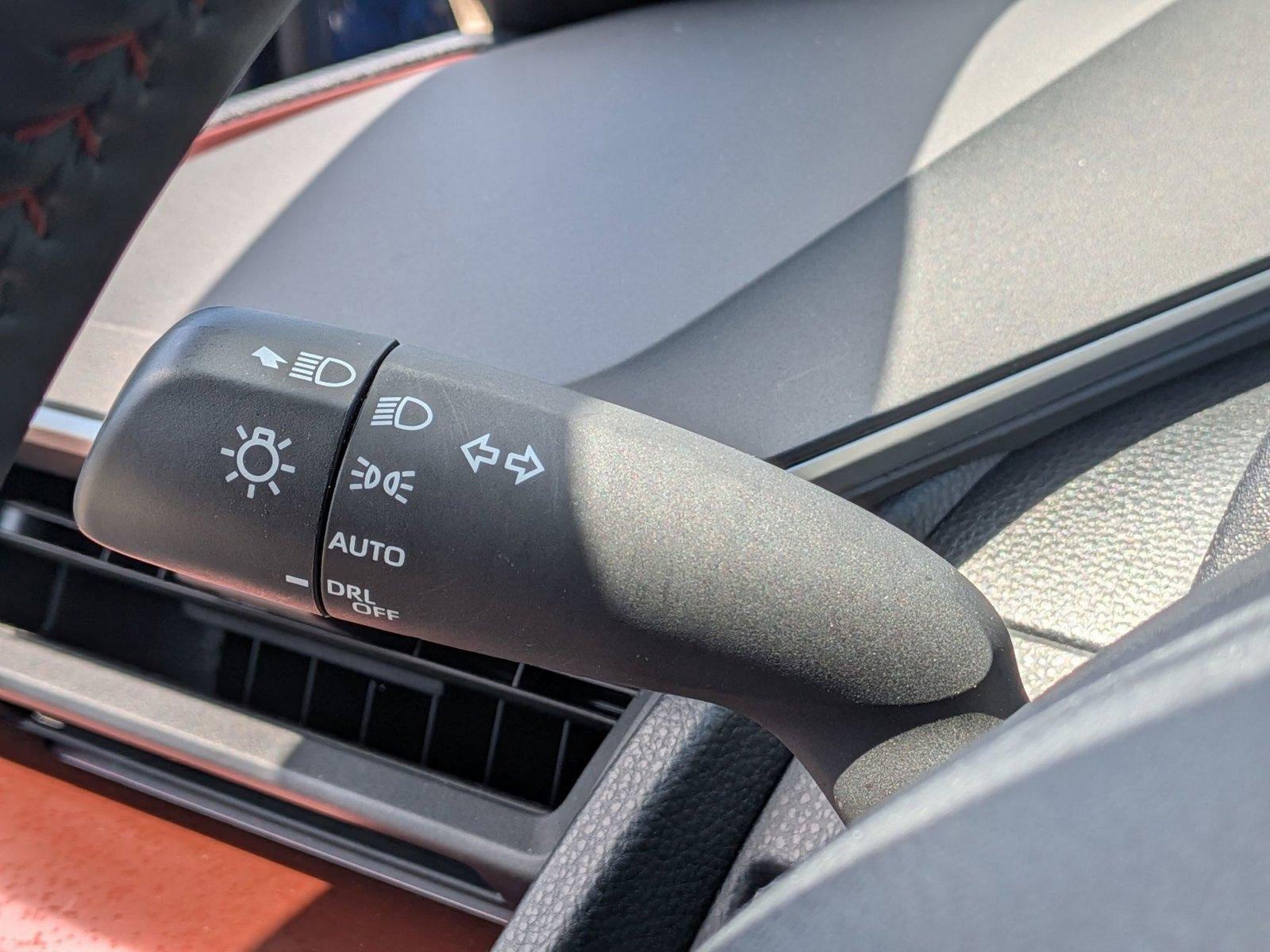 2024 Toyota Prius Prime XSE (Natl)