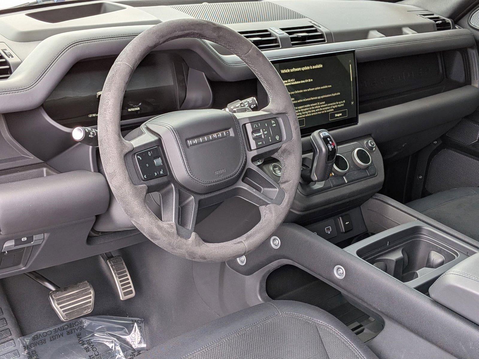 2024 Land Rover Defender 90 P525 V8