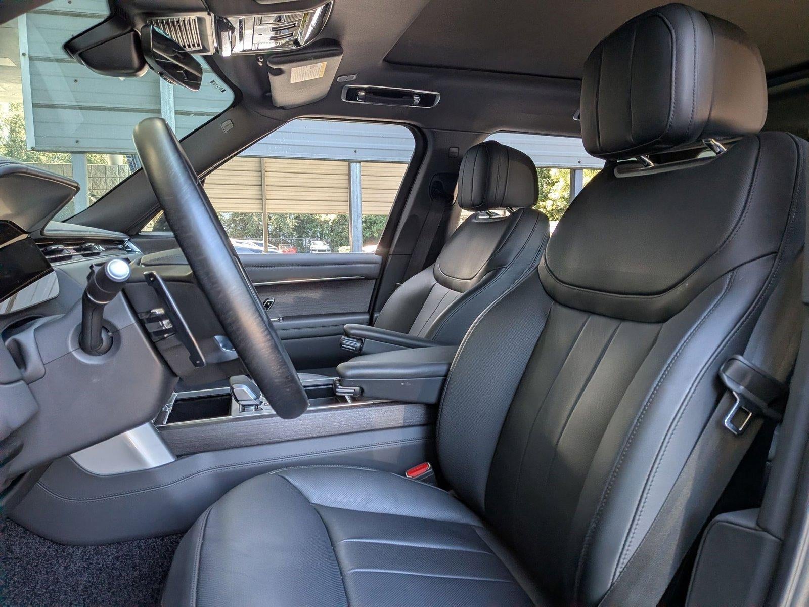 2025 Land Rover Range Rover P530 SE SWB