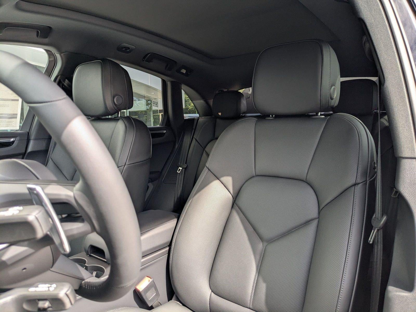 2025 Porsche Macan AWD
