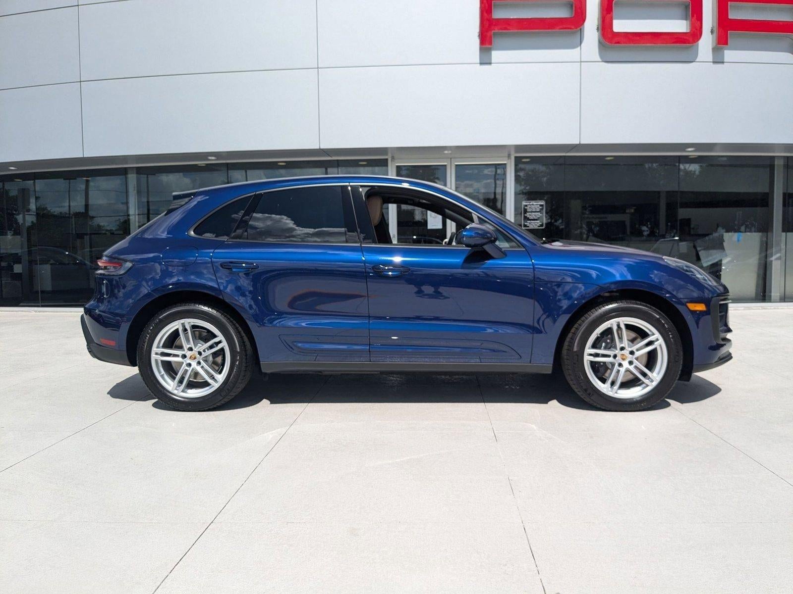 2025 Porsche Macan AWD