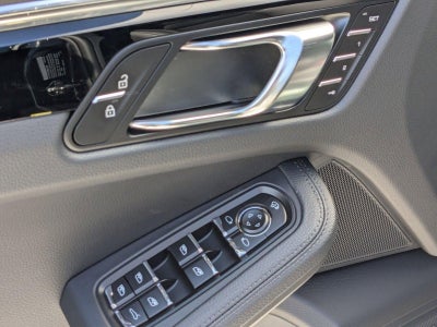 2025 Porsche Macan AWD