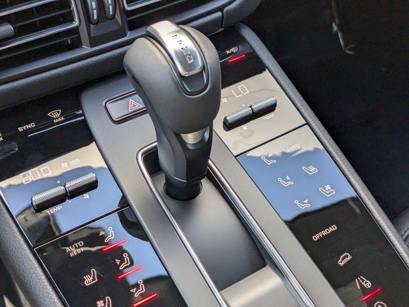 2025 Porsche Macan AWD