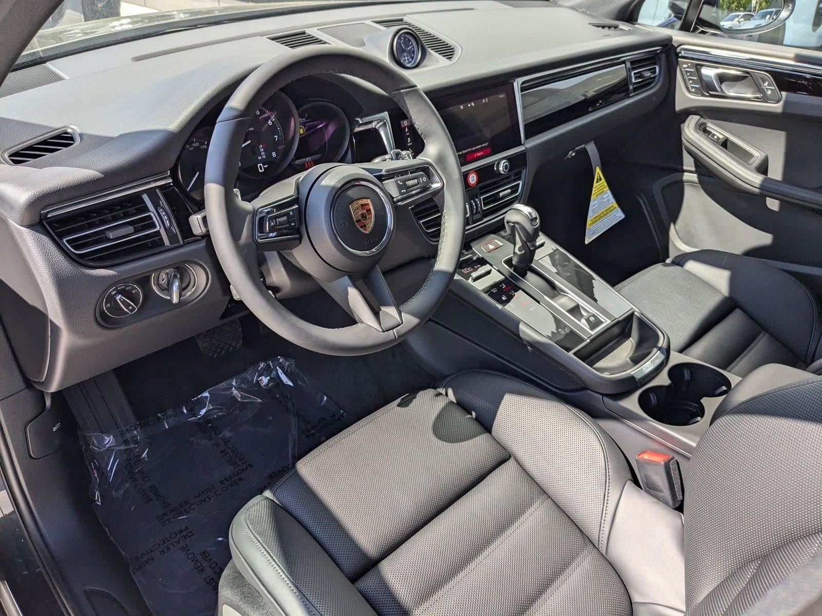 2025 Porsche Macan AWD